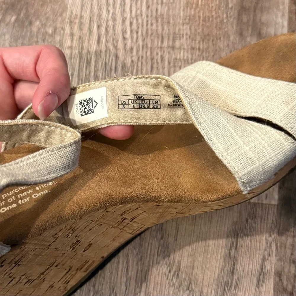 TOMS Clarissa Natural Cork Wedge Strappy Tan Heeled Sandal 8 Adjustable Buckle
